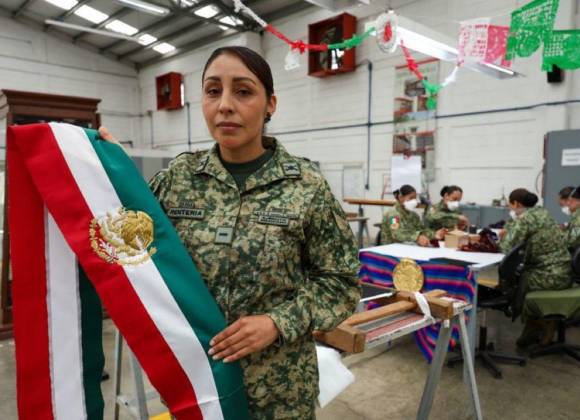 This is the presidential sash that Claudia Sheinbaum will wear, embroidered by a Mexican soldier.