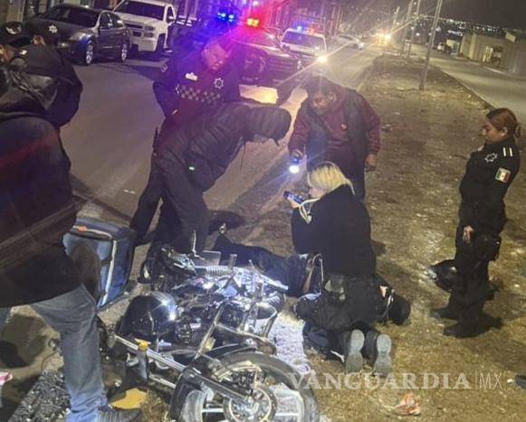 $!Un motociclista de 31 años perdió la vida tras impactarse contra una luminaria metálica en el cruce del bulevar Cedros y prolongación Cipreses.