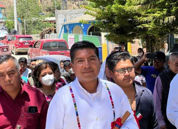 Aspirante indígena en Oaxaca hace campaña por gubernatura