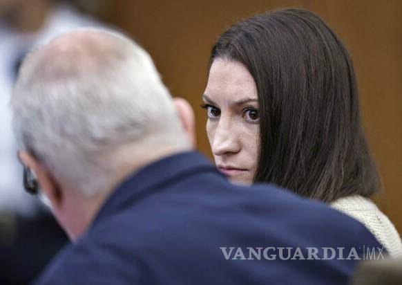 $!Clancy, de 36 años, enfrenta tres cargos de asesinato relacionados con la muerte de sus hijos: Cora, de 5 años; Dawson, de 3; y Callan, de apenas 8 meses. Los menores murieron por estrangulamiento en la vivienda familiar.