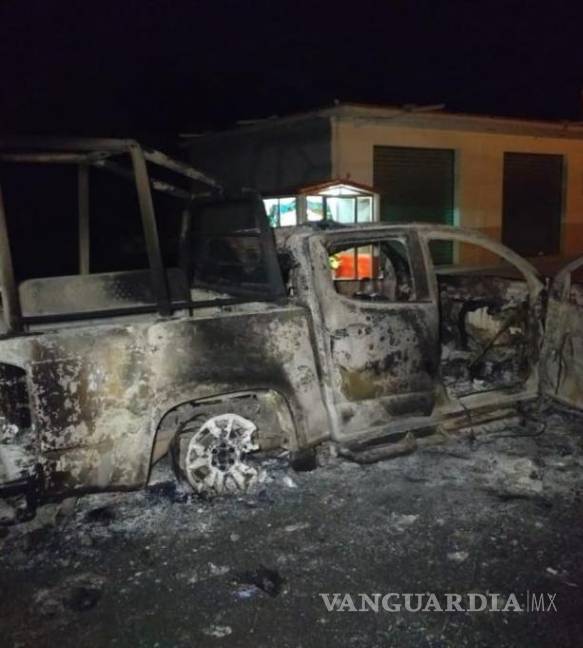 $!Policías matan a joven en Hidalgo; pobladores incendian vehículos en protesta