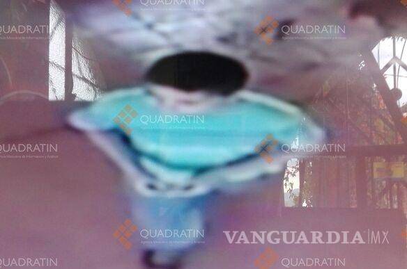 $!Muestran supuestas imagenes de sacerdote secuestrado saliendo de hotel con menor