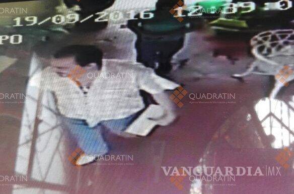 $!Muestran supuestas imagenes de sacerdote secuestrado saliendo de hotel con menor