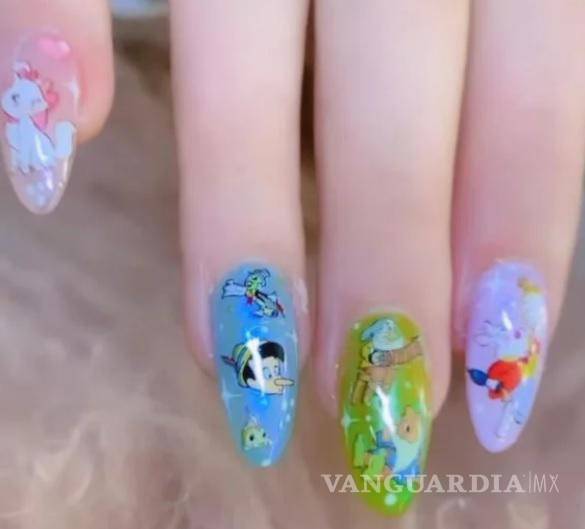 $!Belinda marca tendencia en moda, incluso si se trata de las uñas.