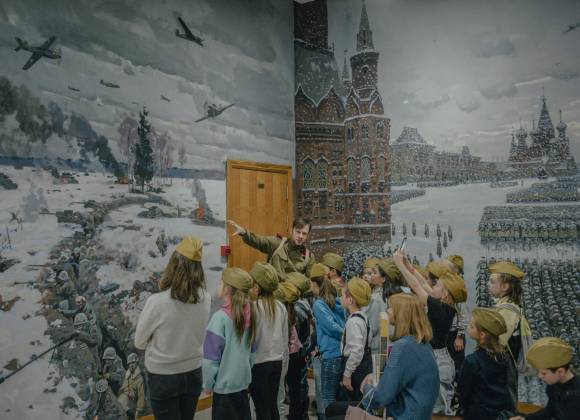 Una guerra secreta se libra en Rusia: contra la propaganda en las escuelas