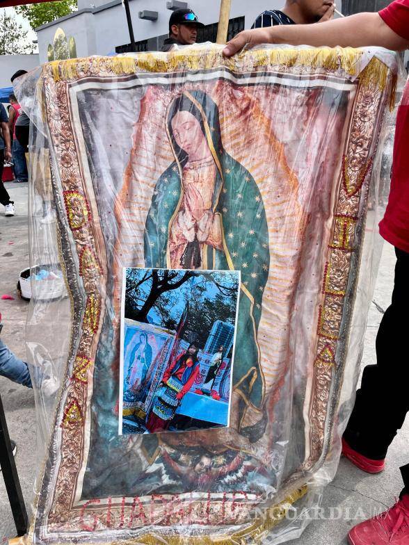 $!Entre el dolor y la incredulidad, amigos y seres queridos se reúnen para despedir a las víctimas del siniestro que conmocionó a Saltillo.