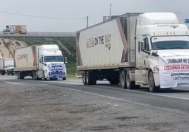 Los transportistas de decidieron levantar el Paro Nacional ante las promesas del gobierno federal de resolver sus peticiones.