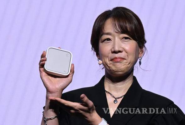 $!Hoy, Jaeyeon Jung, ppresidenta ejecutiva y directora de SmartThings, presenta la nueva unidad SmartThings Station en la conferencia de prensa de Samsung durante el Consumer Electronics Show (CES) en Las Vegas, Nevada.