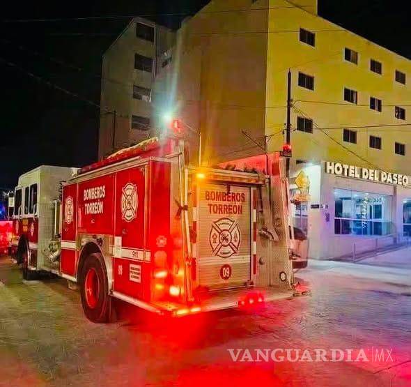 $!Cuerpos de emergencia se movilizaron al establecimiento donde ocurrió el homicidio; la Fiscalía informó este martes que el probable responsable ya fue detenido.