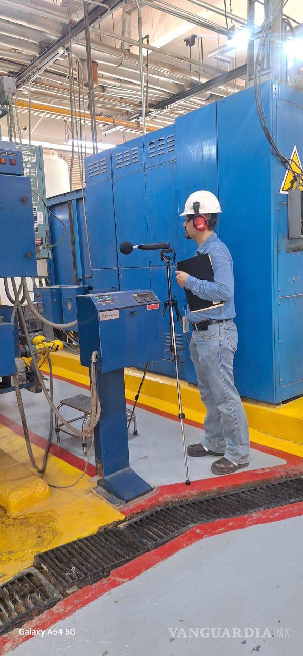 $!Ingenieros de seguridad asesoran a los centros de trabajo para implementar medidas preventivas.