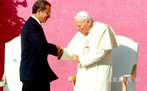 $!Sin controversias o señalamientos, Ernesto Zedillo recibió al Papa Juan Pablo II.