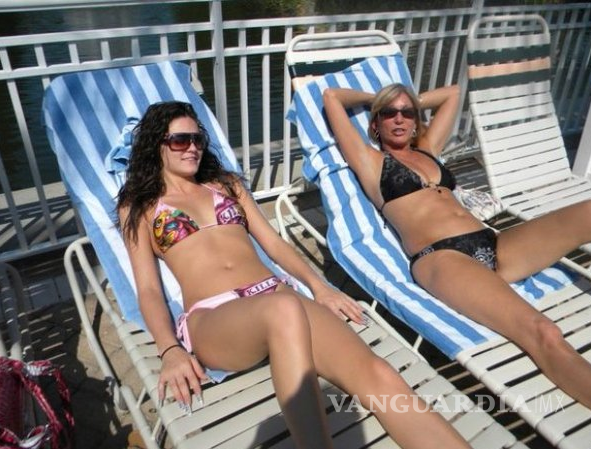 $!Madre e hija iban a perderlo todo, deciden entrar al porno juntas y triunfan