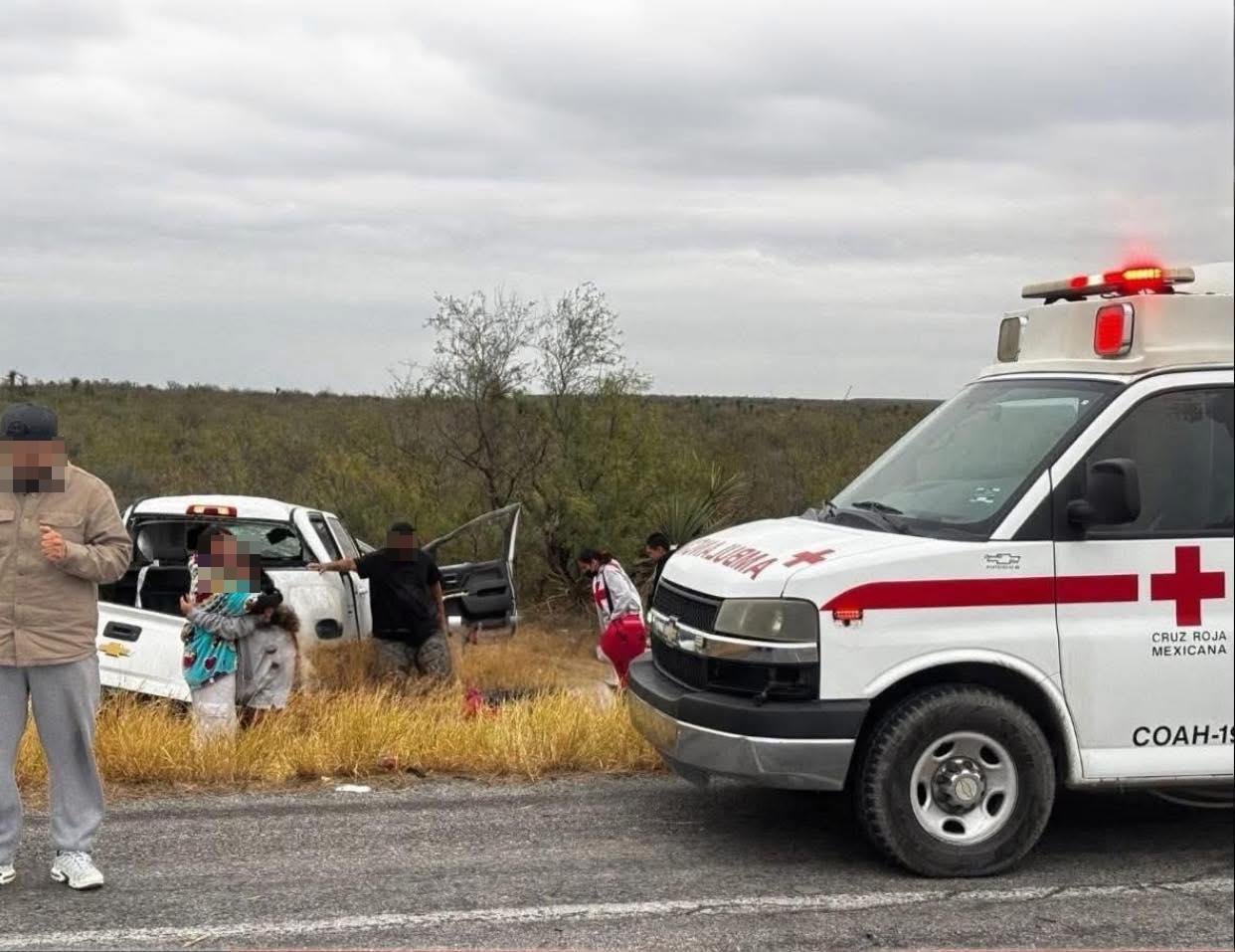  Fallece hombre tras volcadura en la carretera 57; familia resultó herida . Noticias en tiempo real