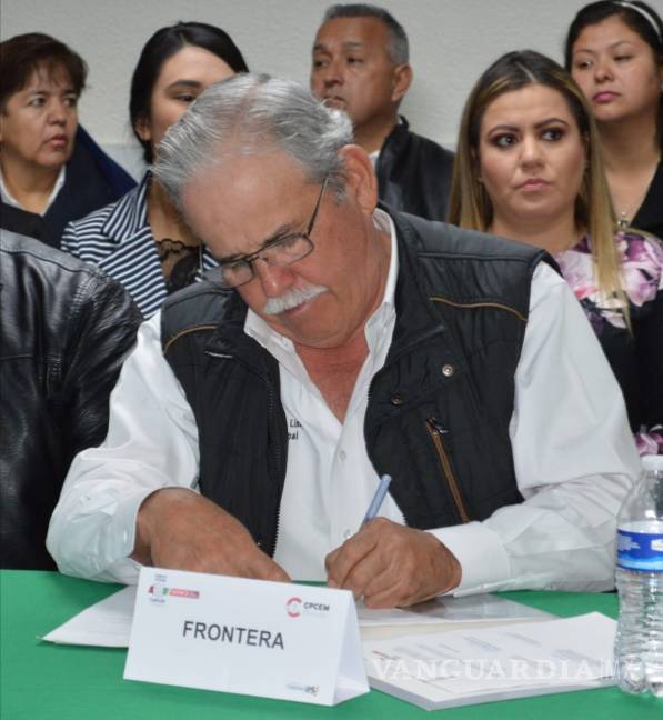 $!Alcaldes de Monclova y Frontera llaman a ciudadanos a mantener la calma tras ataques a corporaciones policiacas