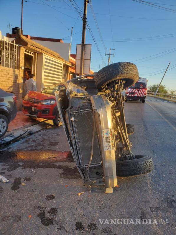$!De costado terminó el vehiculo.