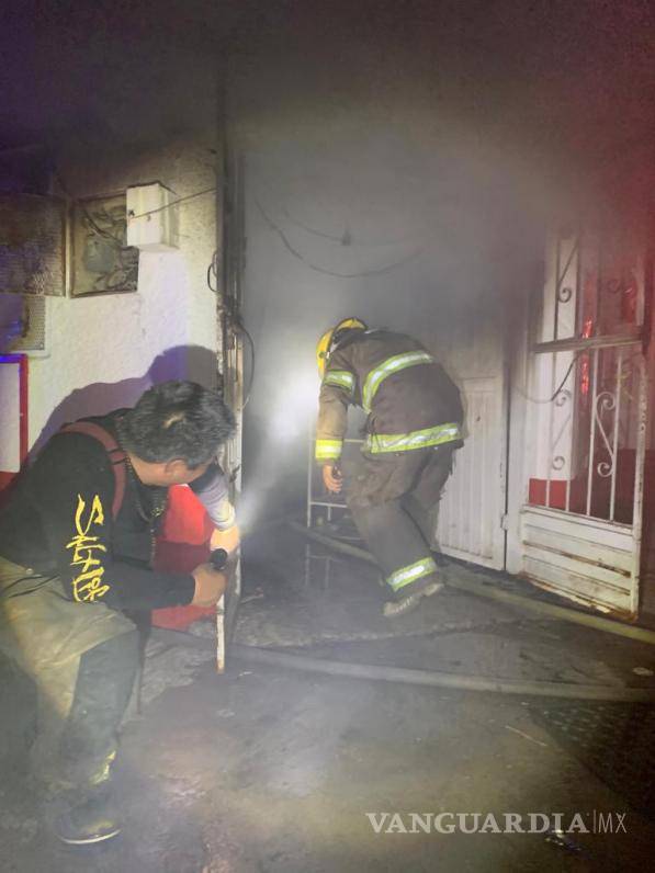 $!Se informó que un cortocircuito pudo haber sido la causa del siniestro.