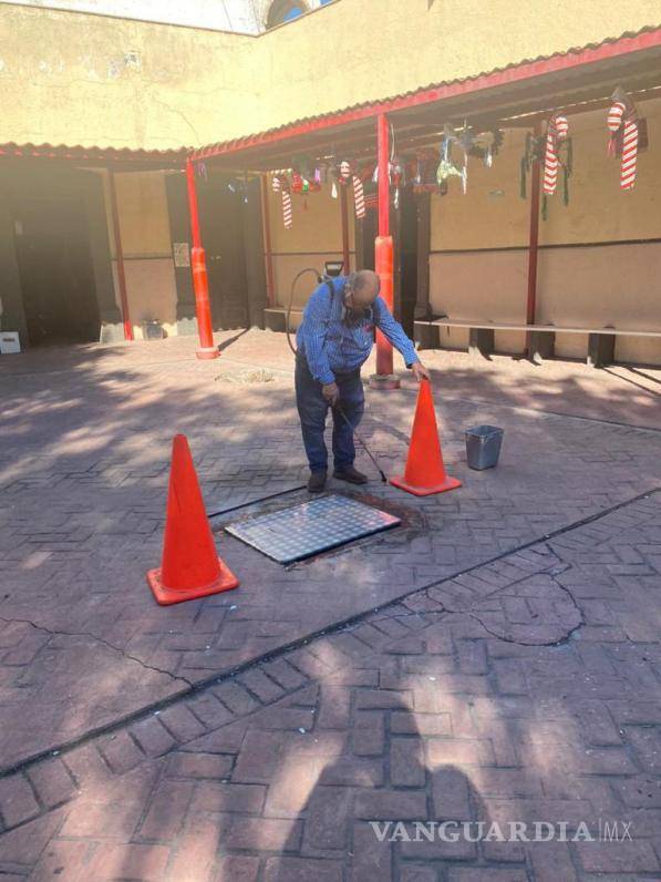 $!También se informó que la mesa directiva de la escuela determinó realizar una fumigación en las 27 aulas de la escuela, el patio y el exterior del edificio escolar.