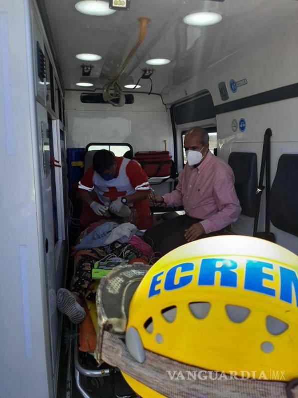 $!Otros 14 fueron llevados al Hospital General Amparo Pape de Benavides donde personal médico estableció su salud.