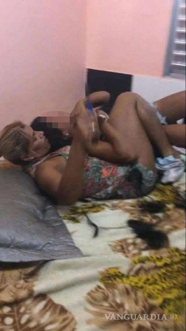 $!Mujer golpeó, le cortó el cabello y paseó desnuda por la calle a la amante de su marido