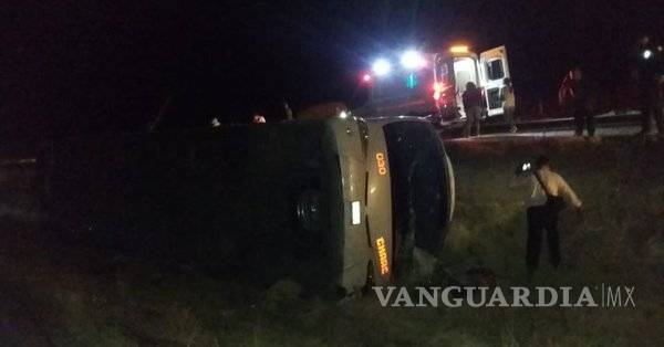 $!Vuelca autobús que iba a Torreón en Zacatecas, hay once muertos... en el camión viajaba porra del Santos