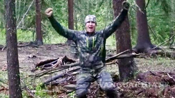 $!Le pone una trampa a oso hambriento y lo mata con una jabalina; ahora lo amenazan de muerte