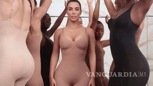 $!Dice Kim Kardashian que su colección siempre no se llama Kimono