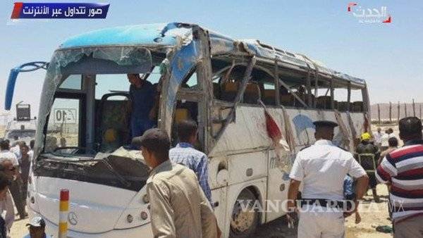 $!Comando ataca autobús con cristianos en Egipto, hay 26 muertos