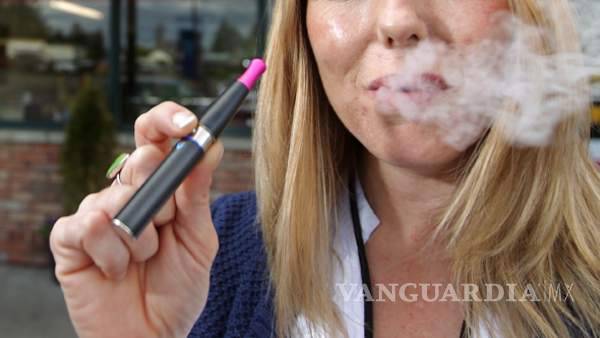 $!Cigarros electrónicos: Una moda entre los jóvenes y un alivio para los adultos