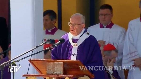 $!Papa pide perdón en misa multitudinaria a pueblos indígenas excluidos de América