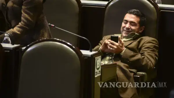 $!Mientras tanto, nuestros legisladores p3nd3j3ando en las Cámaras de Senadores y Diputados, más los Congresos locales.