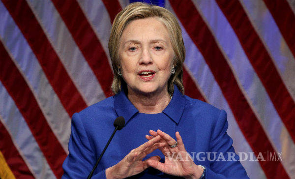 $!Clinton se muestra vulnerable, reaparece sin maquillaje y demacrada