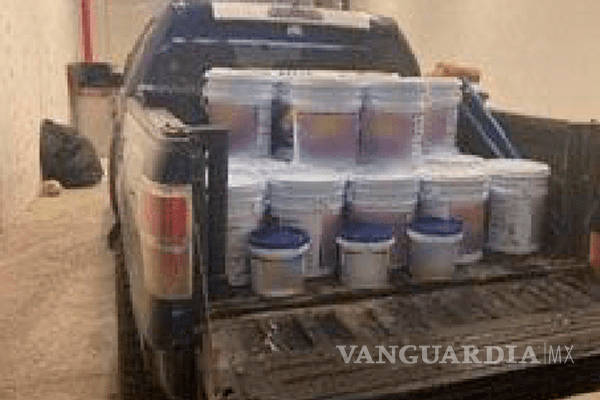 $!Guardia Nacional localiza 400 litros de “cristal” en empresa de paquetería en Tijuana