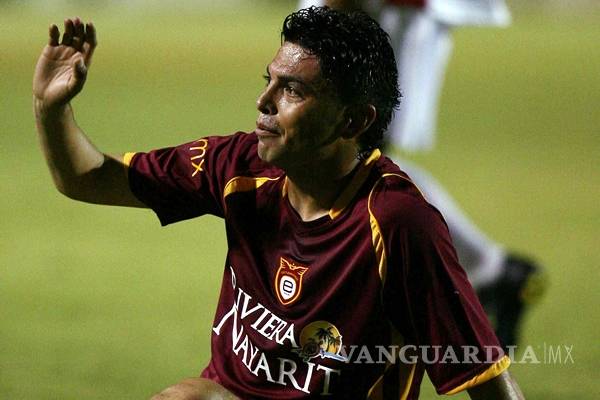 $!Ni una patada más: Carlos Adrián Morales dice adiós al futbol
