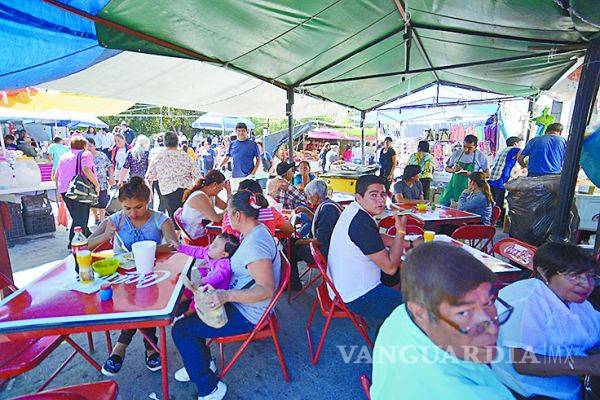 $!Veneran saltillenses a San Francisco de Asís; bendicen a fieles y a mascotas