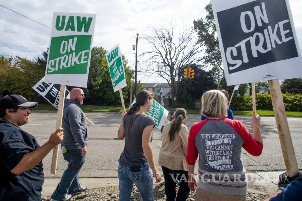 $!Siguen negociaciones entre General Motors y sindicato para acabar con la huelga