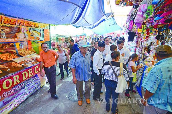 $!Veneran saltillenses a San Francisco de Asís; bendicen a fieles y a mascotas