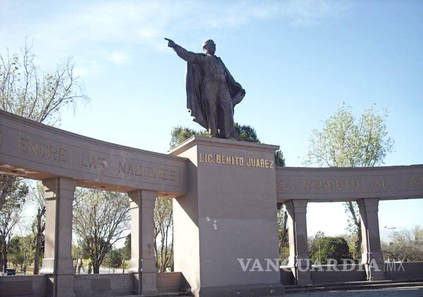 Recuerdan saltillenses al Benemérito de las Américas