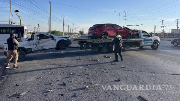 Ebrio conductor provoca choque al sur de Saltillo y huye descalzo; deja ...