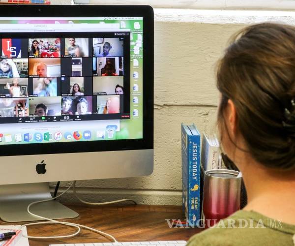 Invita Universidad Autónoma de Coahuila a Escuela para Padres... online