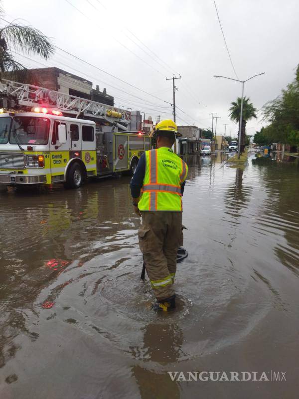 $!Los 59.8 milímetros de agua acumulada fueron en el transcurso de las 23:00 horas del sábado a las 04:30 horas de este domingo.