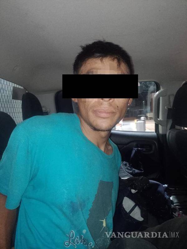 $!Agentes municipales lograron detener al sospechoso durante la madrugada.