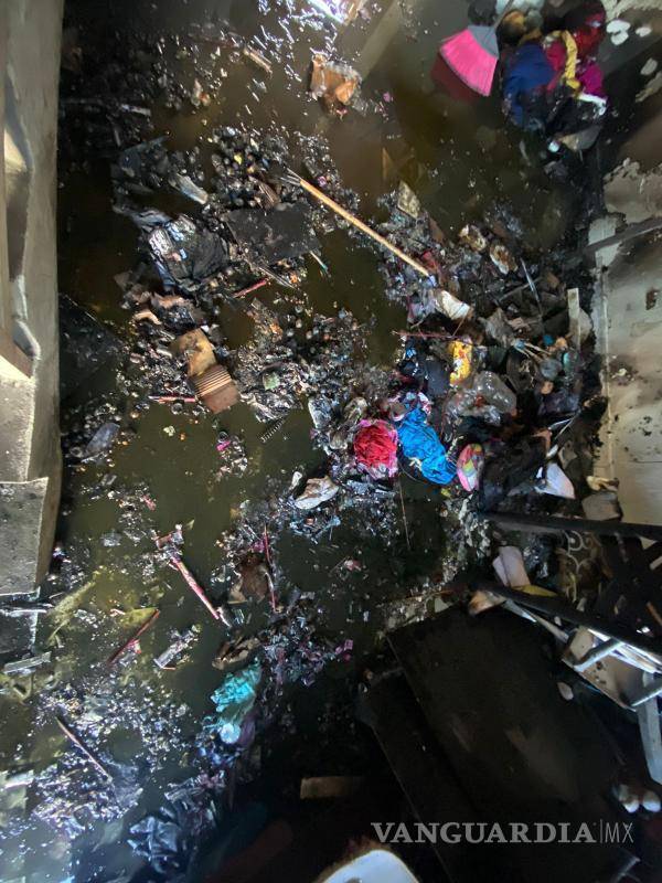 $!Los hechos se registraron en una vivienda del municipio de Apodaca, Nuevo León, a pesar de que el uso, así como la compraventa de pirotecnia está prohibida por decreto estatal