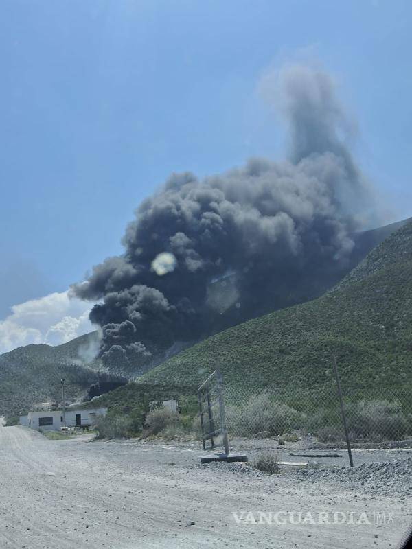 $!Columna de humo visible tras el siniestro en el molino Sol y Luna.