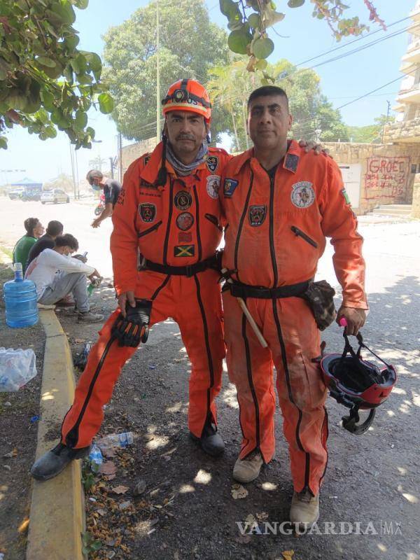 $!Los rescatistas coahuilenses forman parte de la brigada mexicana que participa en las labores de búsqueda tras los sismos registrados en Venezuela.
