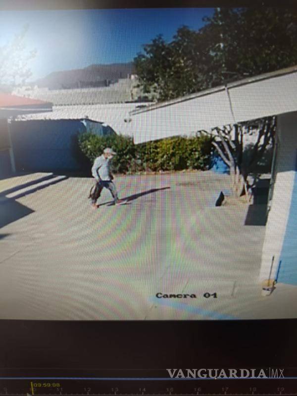 $!El presunto ladrón fue captado por las cámaras de vigilancia, mientras realizaba el atraco al plantel. FOTO: ANA LUISA CASAS
