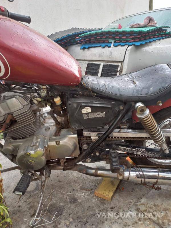 $!Los aspectos de la motocicleta de José Tonathiu, que fue robada mientras trabajaba en un bar.