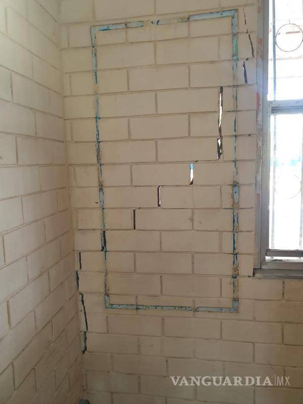 $!Los daños en la infraestructura son evidentes y ponen en peligro a los alumnos.