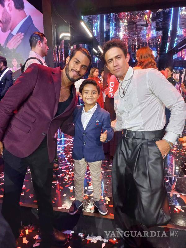 $!Sólo pónganle una cámara a Mariano, y vean lo bien que se desenvuelve.