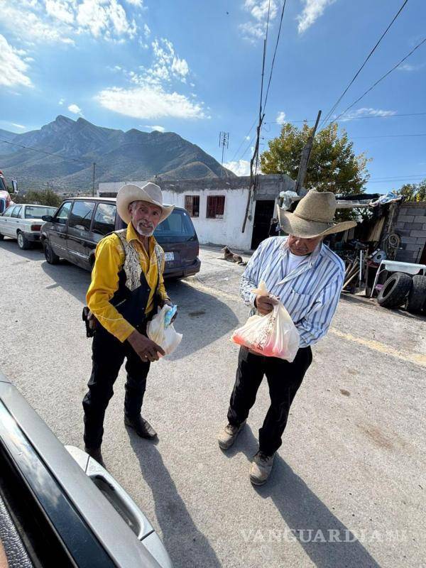 $!La iniciativa busca no solo alimentar, sino acompañar a quienes pasan la Navidad en soledad.