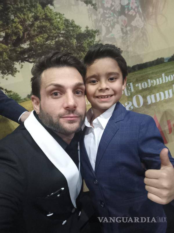 $!El pequeño se ha ganado el respeto de sus compañeros actores.